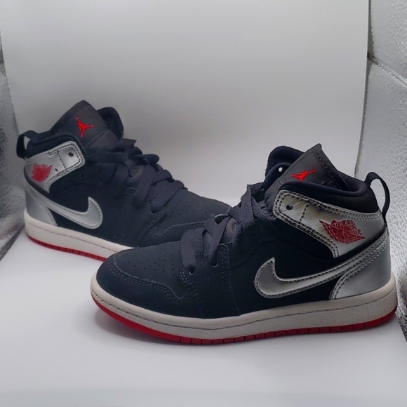 Nike Other - Nike Air Jordan 1 Retro Mid GS 'Johnny Kilroy'